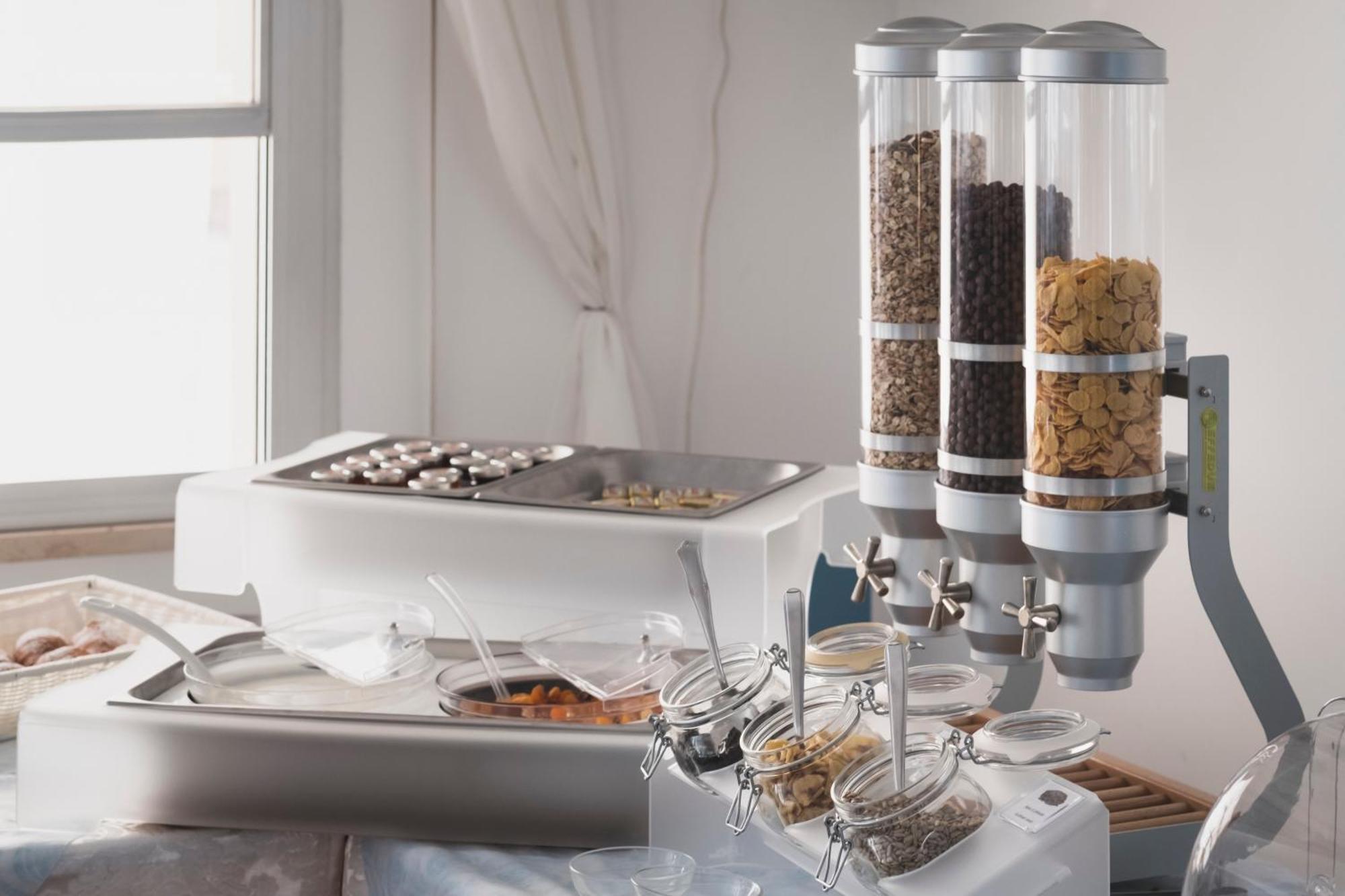 Hotel Cheri Ρίμινι Εξωτερικό φωτογραφία