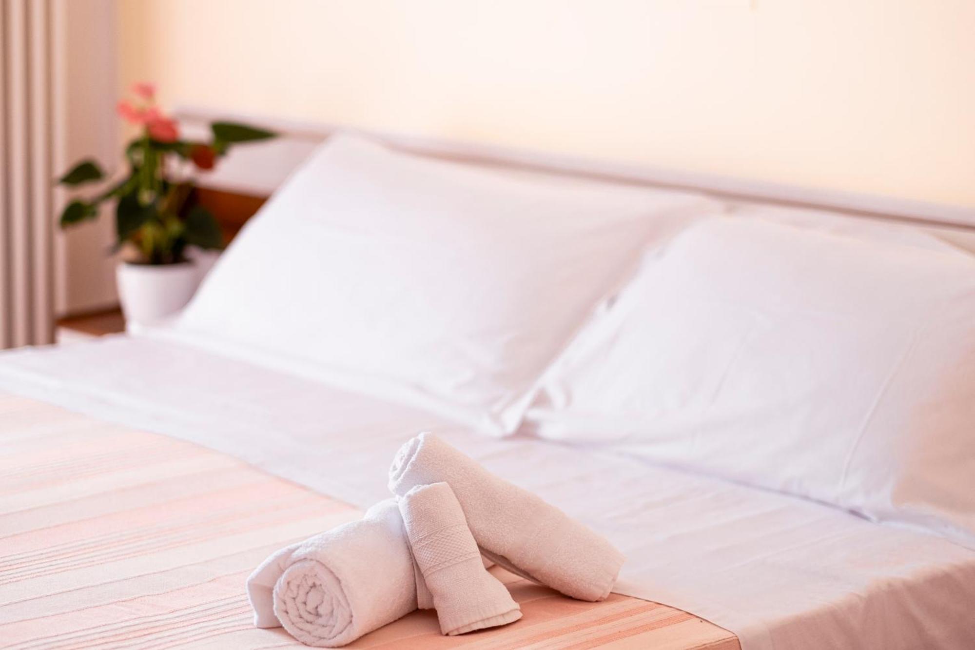 Hotel Cheri Ρίμινι Εξωτερικό φωτογραφία