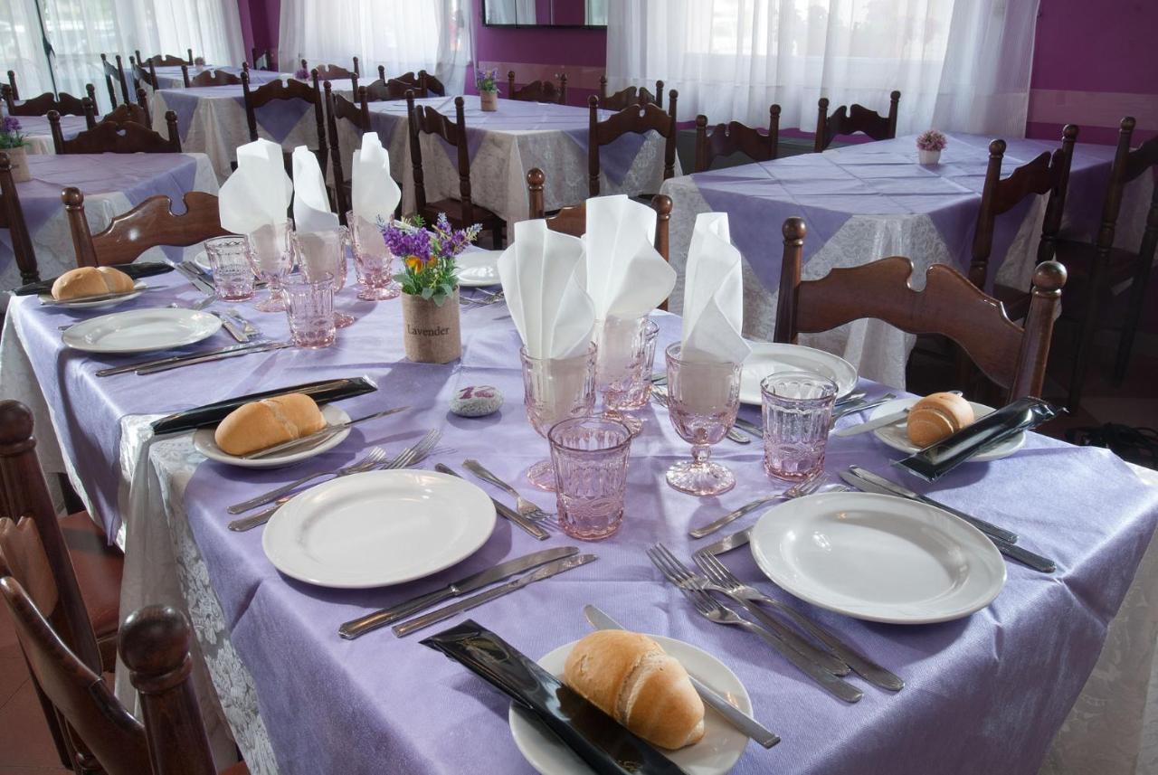 Hotel Cheri Ρίμινι Εξωτερικό φωτογραφία